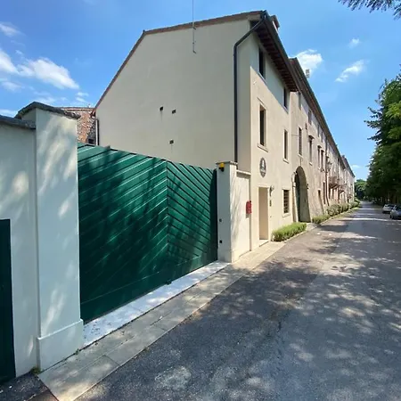 Ca' Hemingway Бассано-дель-Граппа