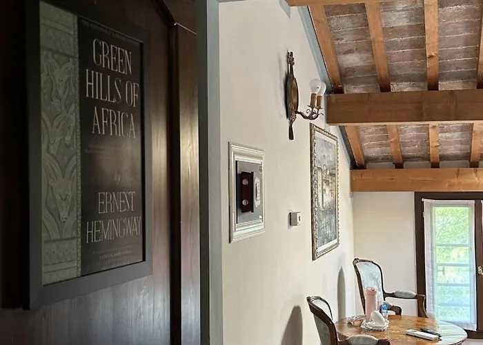 Ca' Hemingway アパートホテル バッサーノ・デル・グラッパ