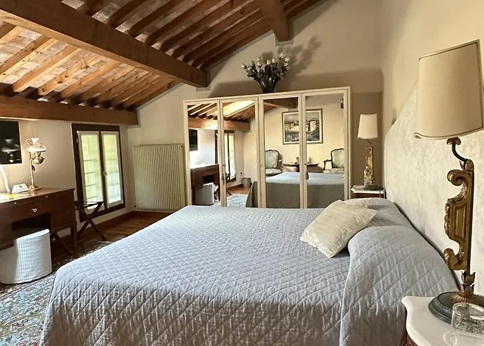 Ca' Hemingway Aparthotel 3*